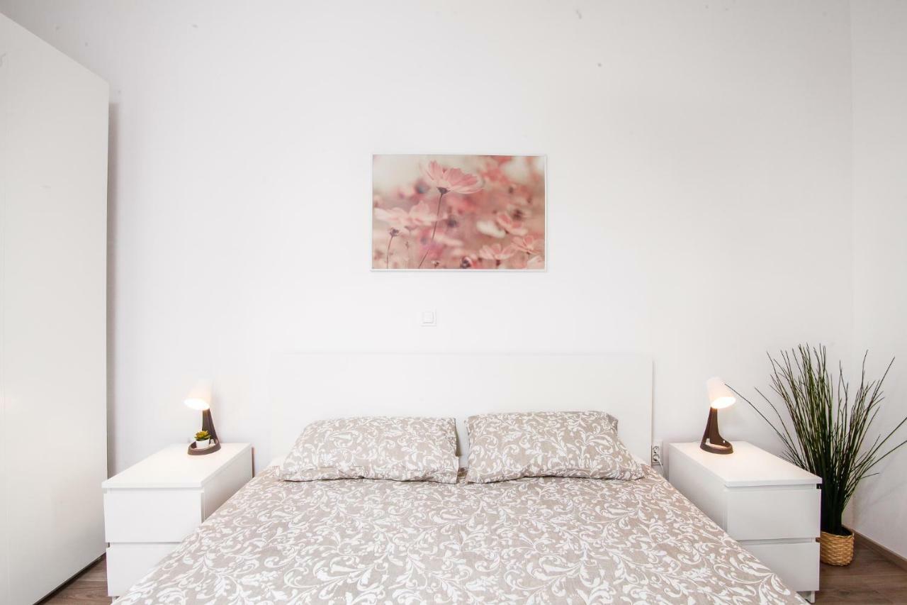 Apartment Kensi*** PUY מראה חיצוני תמונה
